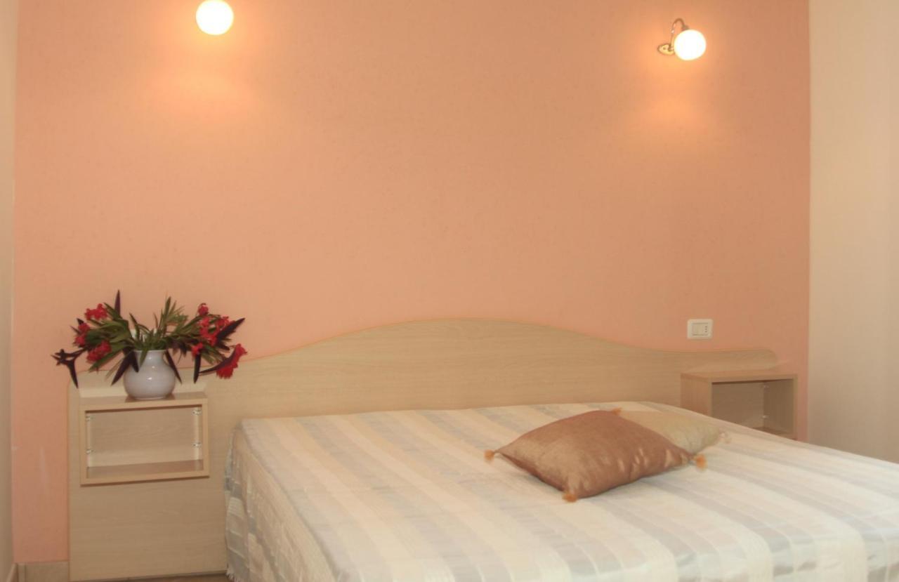 Village Valle D'Oro Aparthotel 산 메나이오 외부 사진